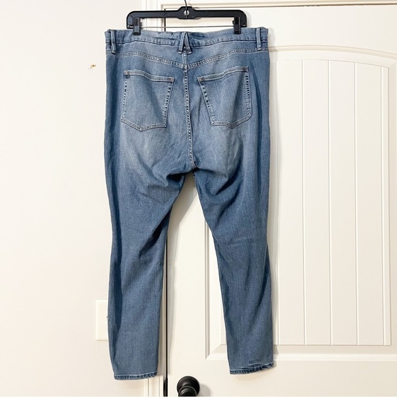 Good American Good Legs Crop Jeans Blue261 - Picture 6 of 9